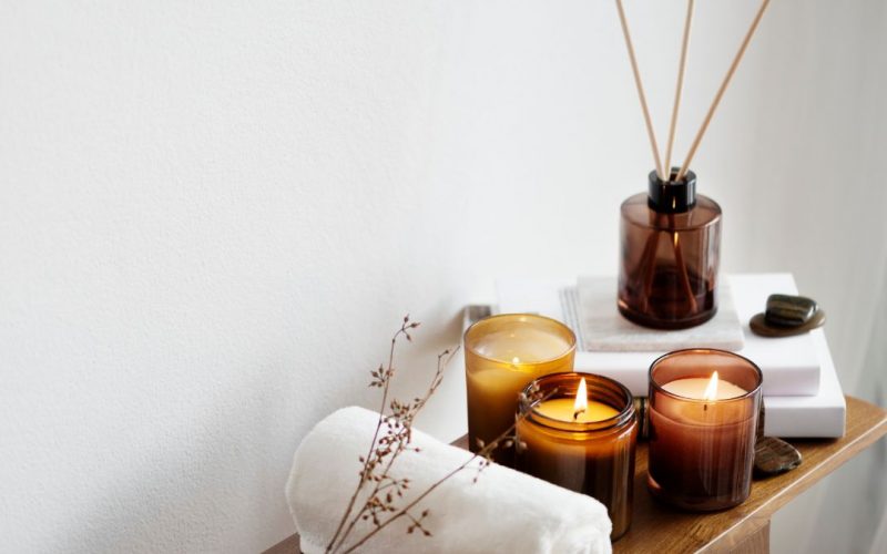 Duftkonzepte fürs Badezimmer: Mit ätherischen Ölen, Duftkerzen und Diffusoren die Atmosphäre gestalten – holtzmann.spa